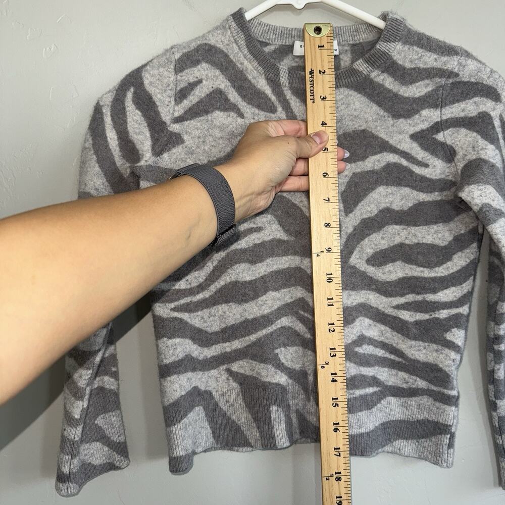 Equipment Femme 100% Cashmere Sweater Zebra Print Gray- SHRUNKEN SEE MEASUREMENT - Picture 3 of 9
